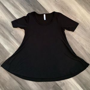 LuLaRoe Black Perfect Tee size XS - EUC!!
